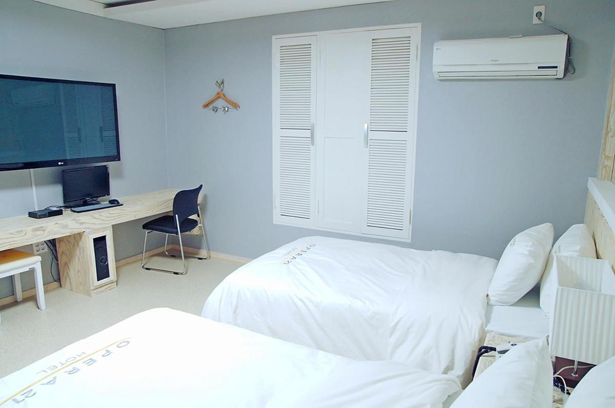 Opera 21 Hotel Jeonju Buitenkant foto