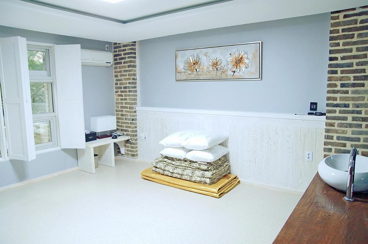 Opera 21 Hotel Jeonju Buitenkant foto