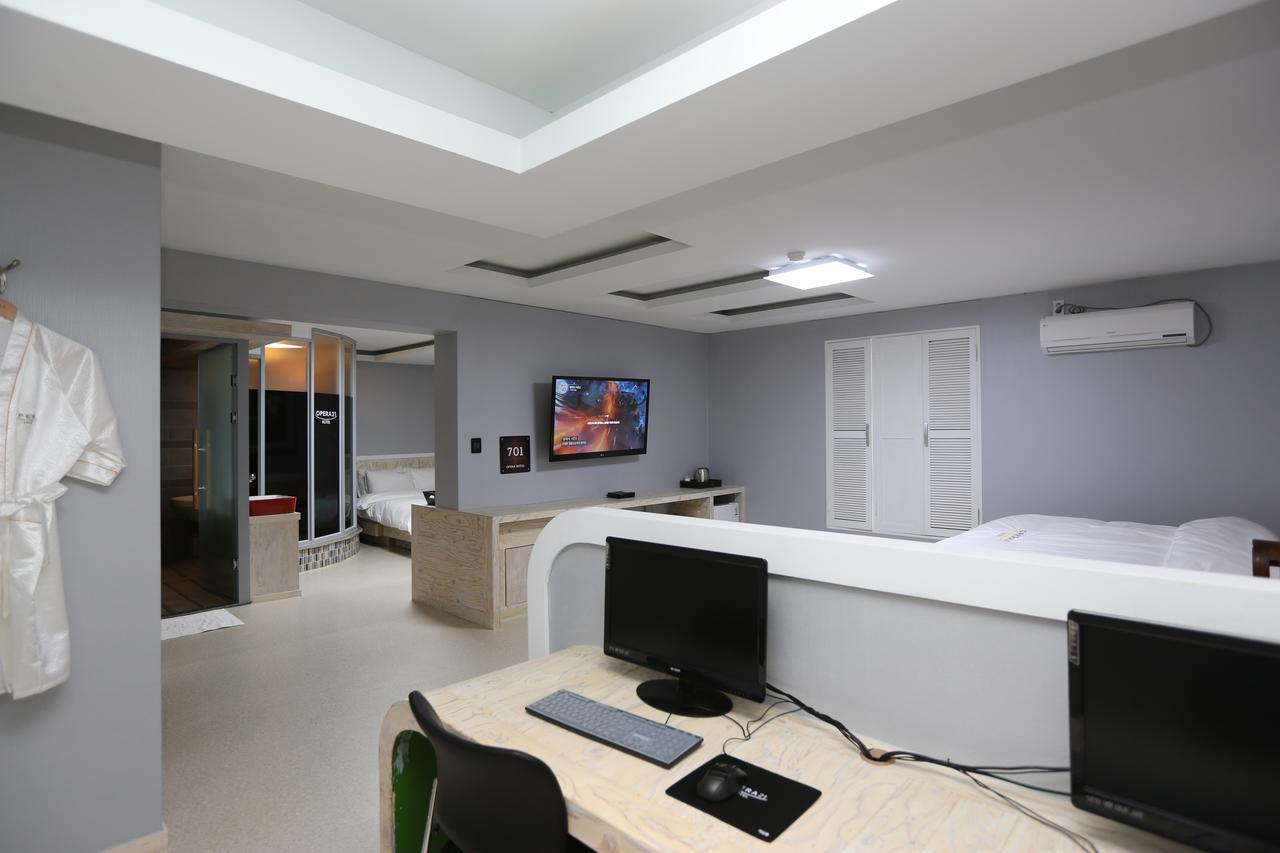 Opera 21 Hotel Jeonju Buitenkant foto
