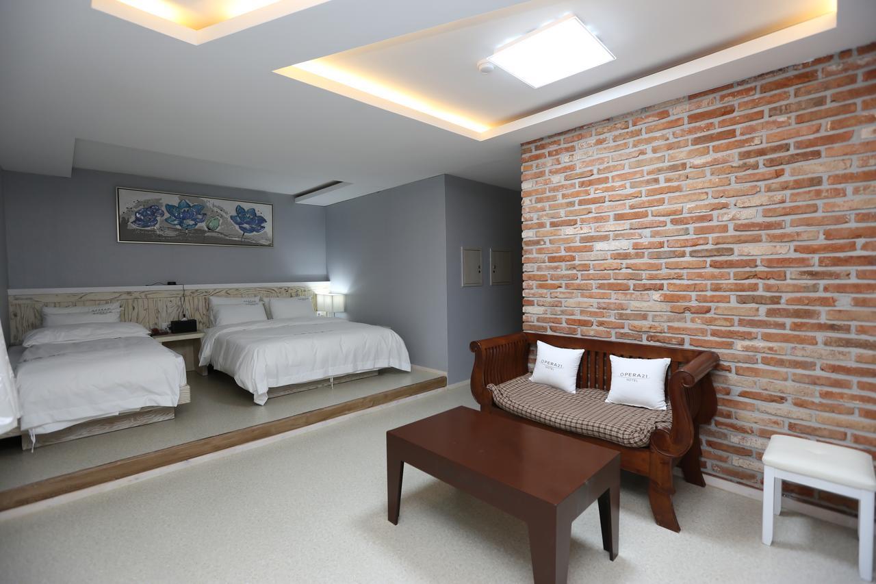 Opera 21 Hotel Jeonju Buitenkant foto